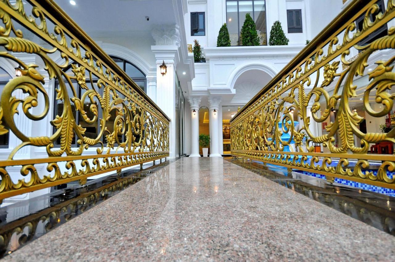 Crown Nguyen Hoang Hotel Nha Trang Bagian luar foto
