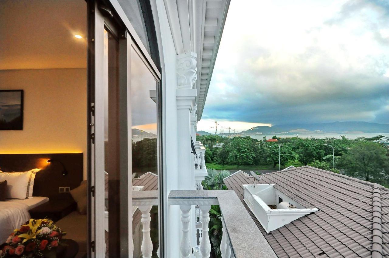 Crown Nguyen Hoang Hotel Nha Trang Bagian luar foto