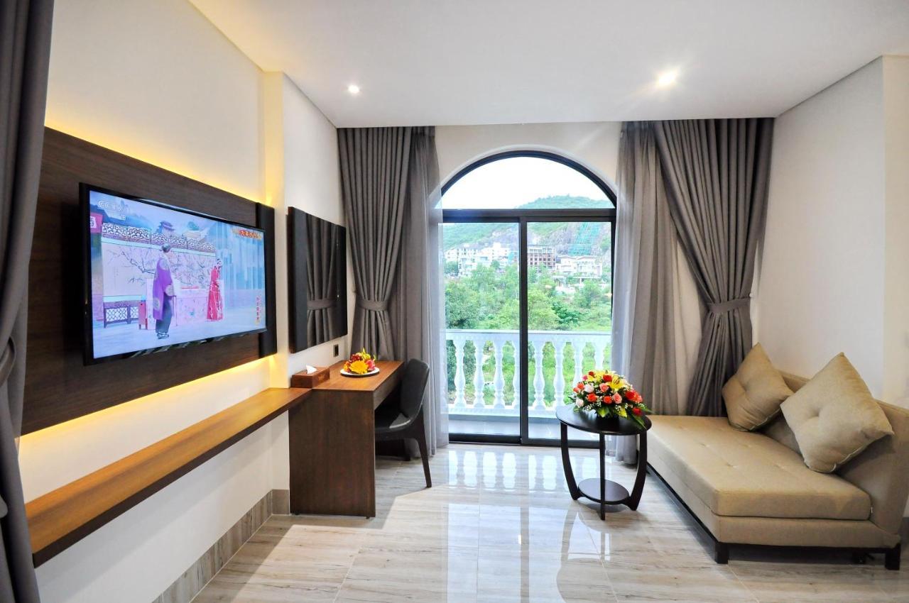 Crown Nguyen Hoang Hotel Nha Trang Bagian luar foto
