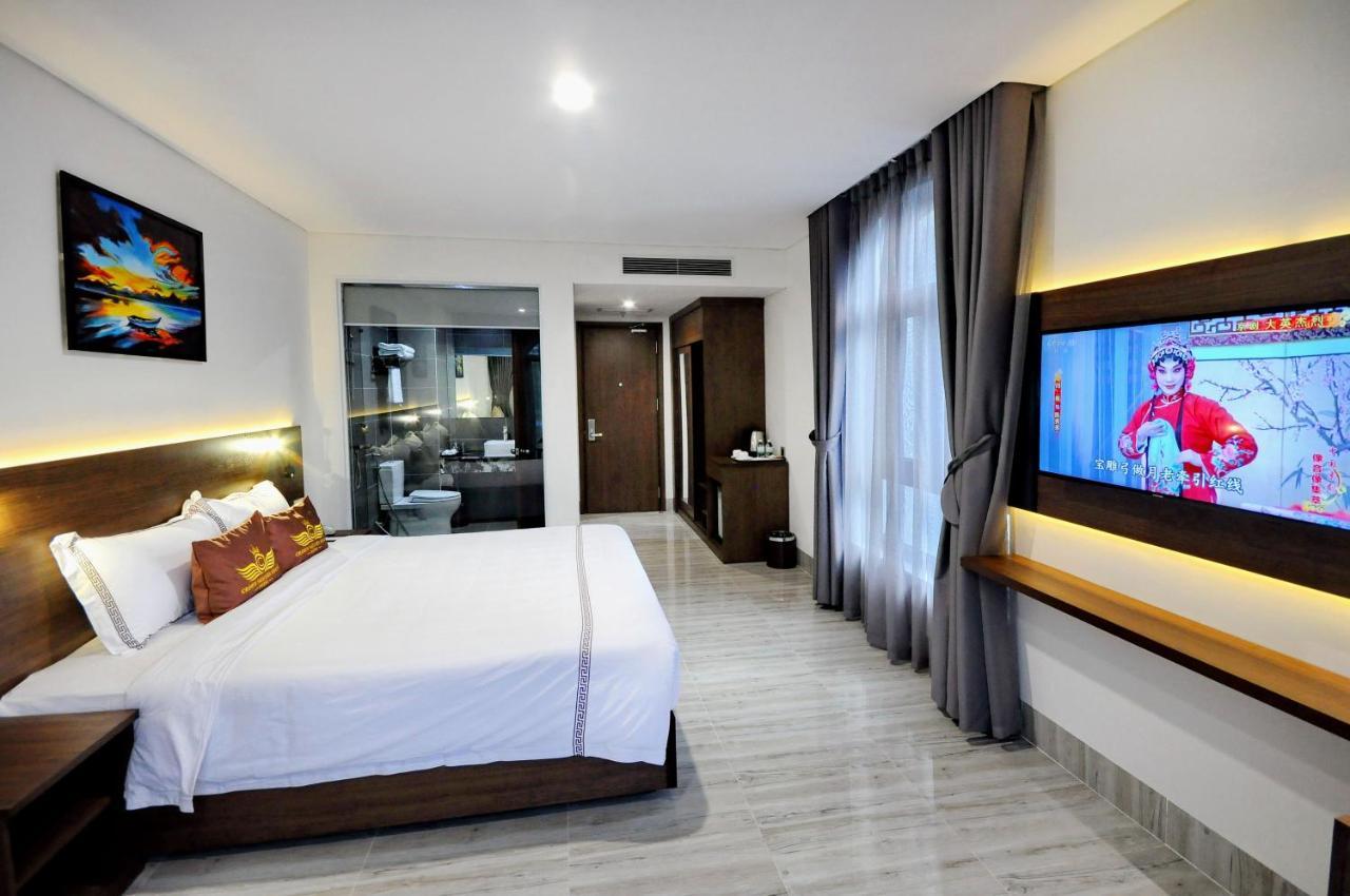 Crown Nguyen Hoang Hotel Nha Trang Bagian luar foto