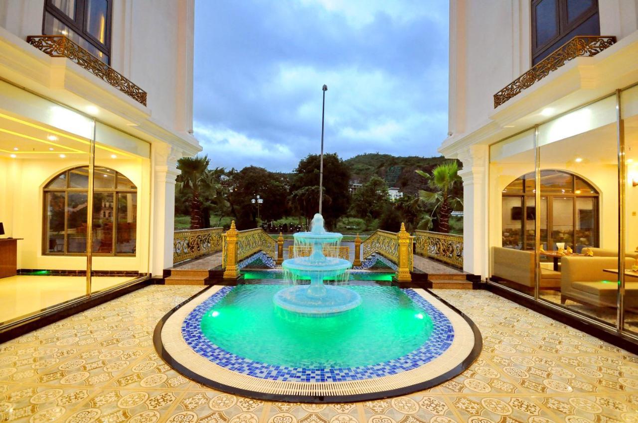 Crown Nguyen Hoang Hotel Nha Trang Bagian luar foto