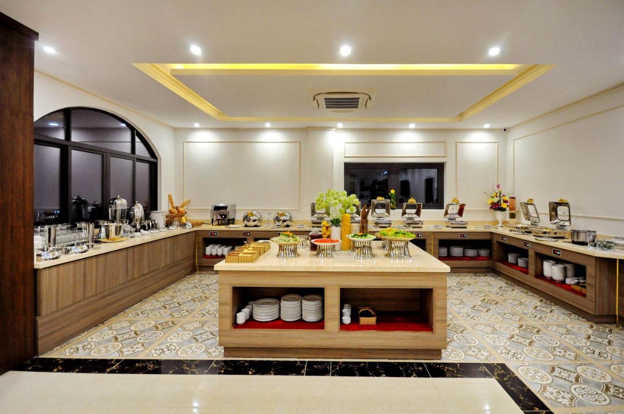 Crown Nguyen Hoang Hotel Nha Trang Bagian luar foto