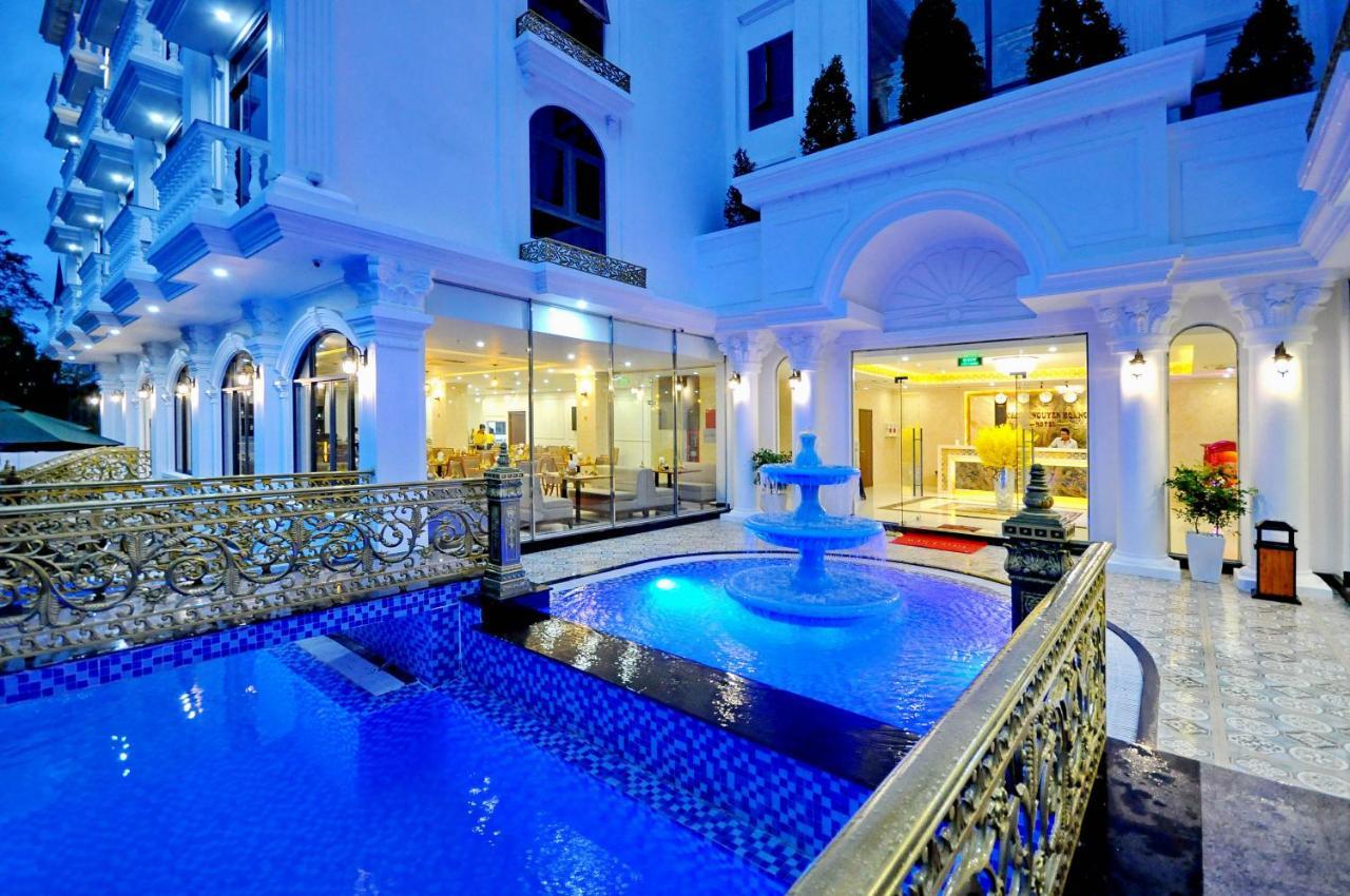Crown Nguyen Hoang Hotel Nha Trang Bagian luar foto
